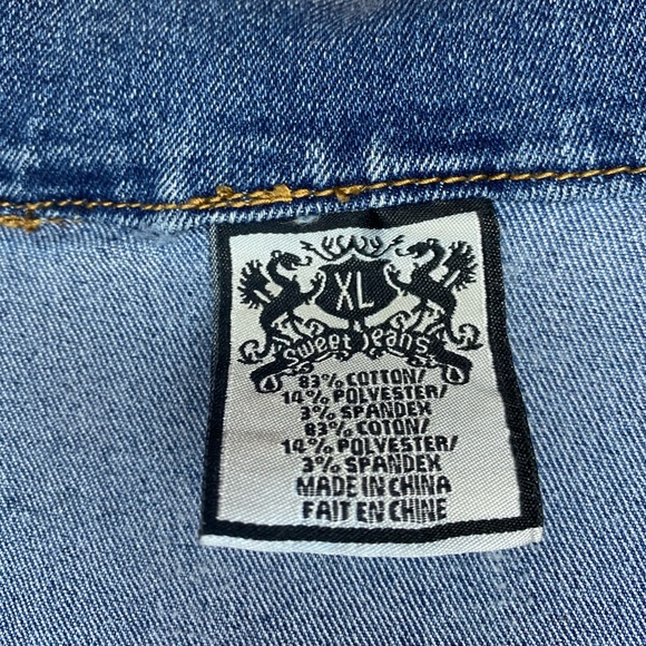 Vest - Picture 2 of 2